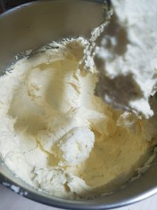 Prajitura Arlechin - preparare crema - pasul 2